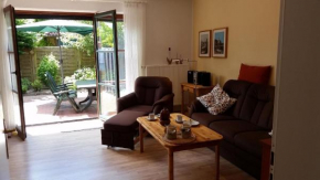 Nettes Appartement in Warwerort mit Garten